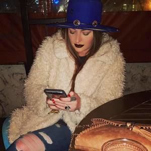 Meet your Posher, Danielle